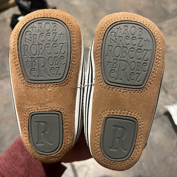 Robeez Adam First Kicks size 18-24 . Brand new - Picture 3 of 3